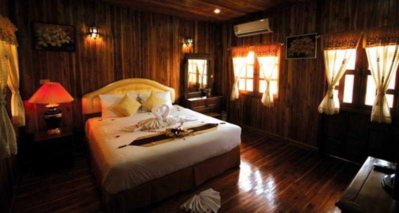 Yuwadee Resort Chalong Buitenkant foto