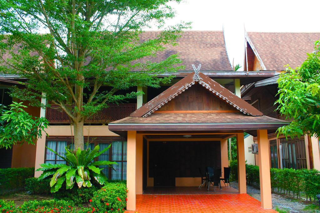 Yuwadee Resort Chalong Buitenkant foto
