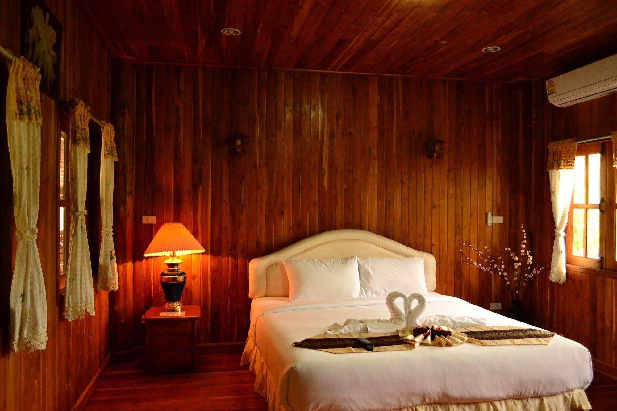 Yuwadee Resort Chalong Buitenkant foto